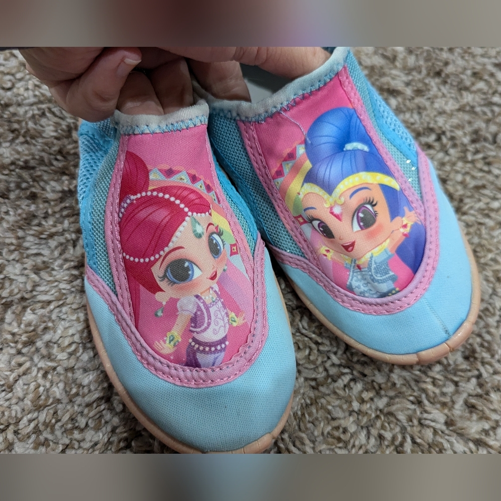 Shimmer and shine 11 water shoes